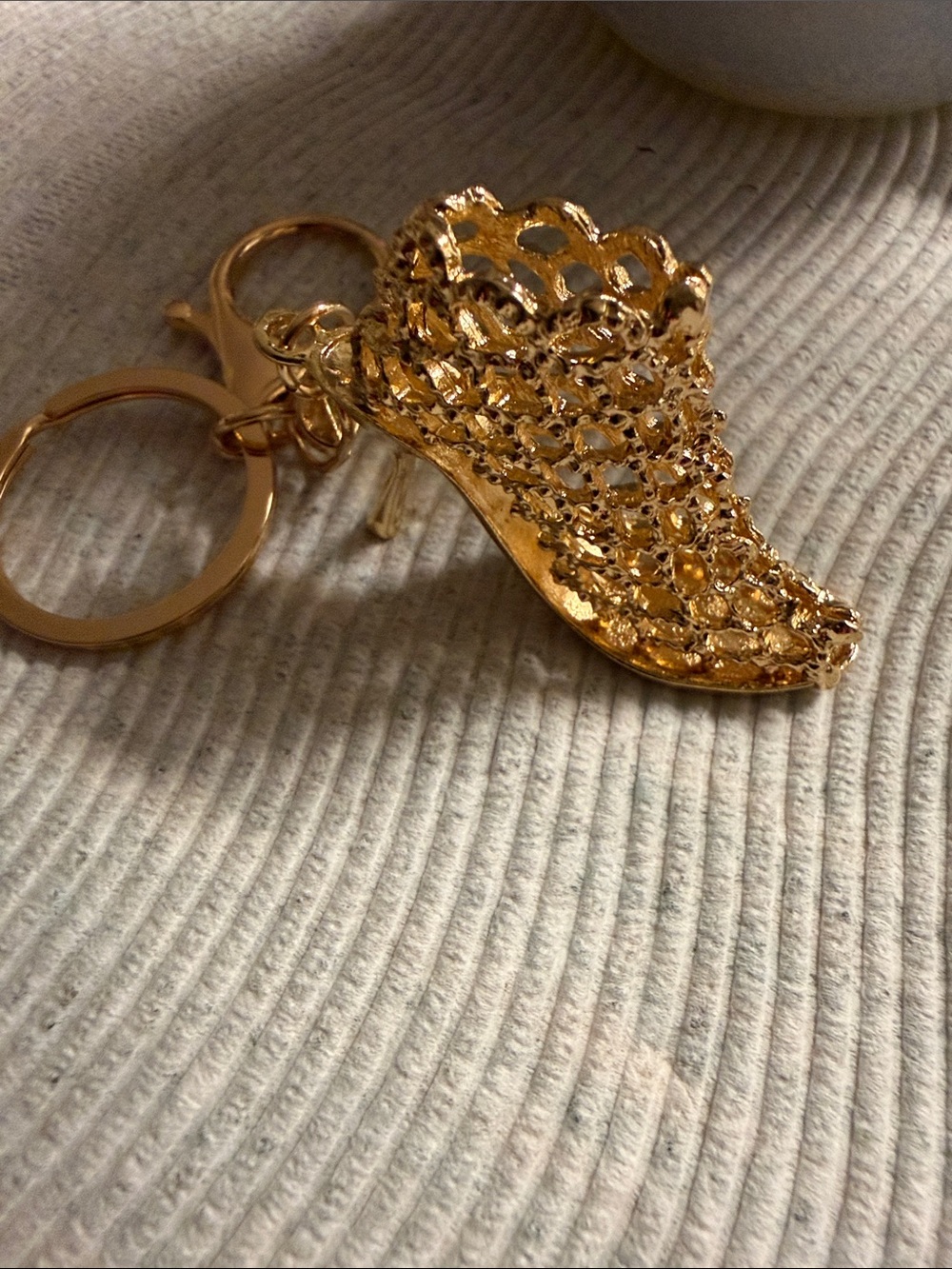 🌻Gold High-Heel Charm Keychain for Women Bags Wallets
